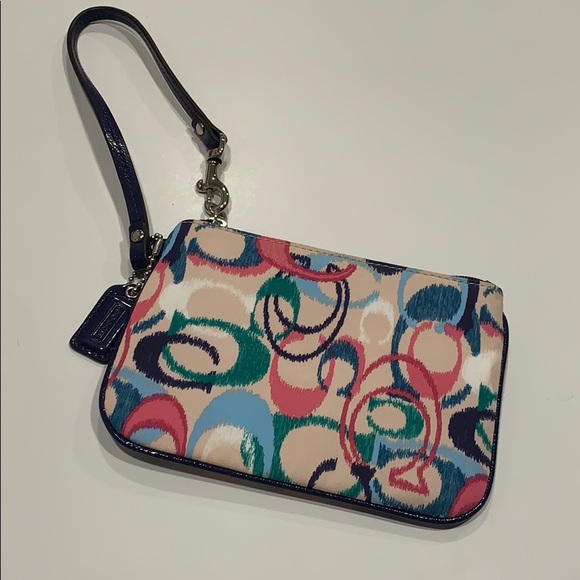 Coach Handbags - Coach Wristlet Coach Handbags - Coach Wristlet
